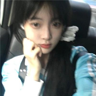 男爵的同桌小女生
